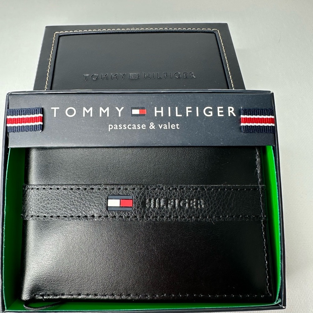NEW TOMMY HILFIGER MENS RANGER BIFOLD LEATHER PASSCASE ID BILLFOLD WALLET Black